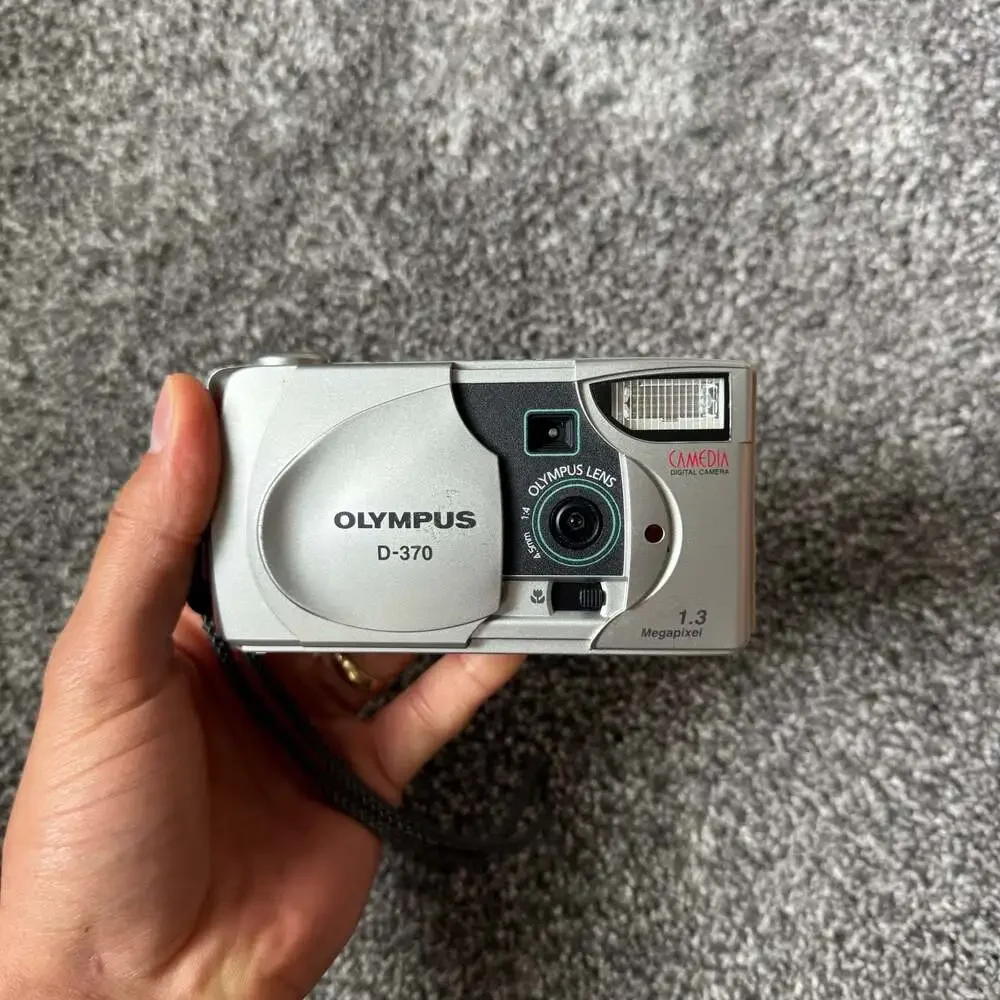 Olympus Camedia D-370 1.3MP Digital Camera – Untested – Y2K Digicam